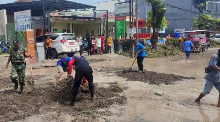 Penimbungan Jalan Rusak