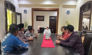 Pengurus Besar Ikatan Alumni (PB-IKA) BEM Nusantara bertamu ke Presiden Ke-7 RI Joko Widodo di kediamannya di Solo, Jawa Tengah, Senin (15/6/2026)